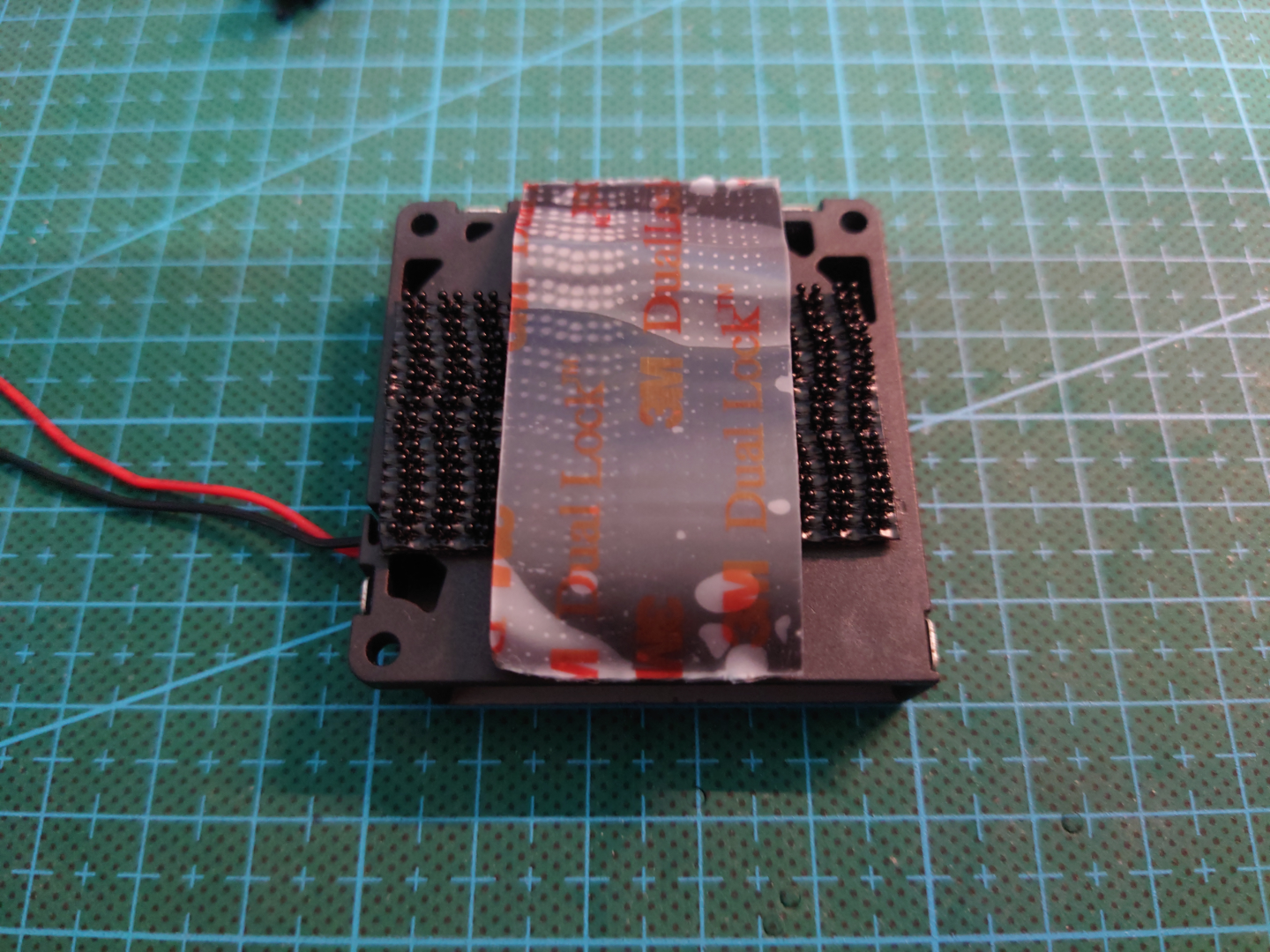 风扇贴了两条蘑菇扣的图